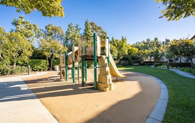 Building Photo - 1317 Corte Alemano