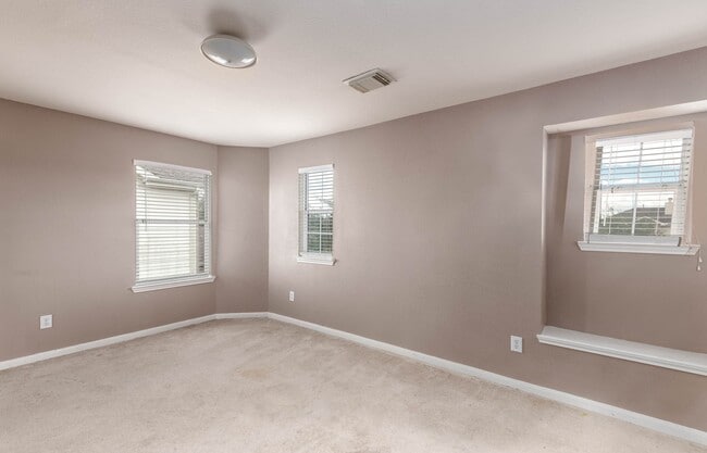 Building Photo - 2410 Bristol Band Ln