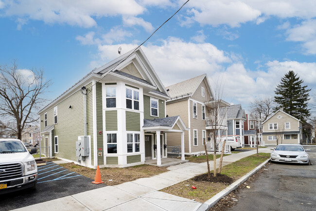 Building Photo - Hillside Crossing