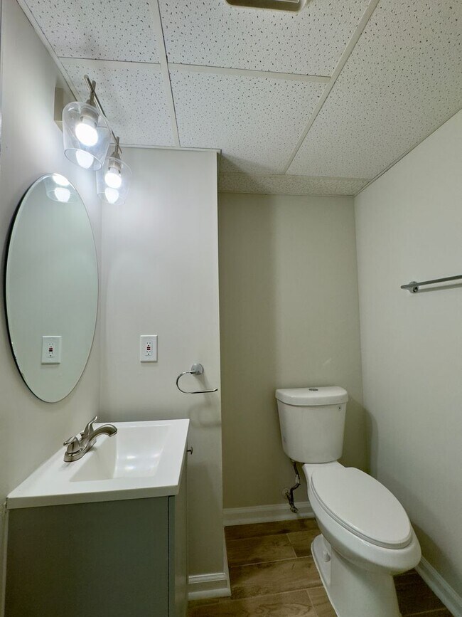 Building Photo - Charming 3 Bedroom/2.5 Bathroom in Parkville, MD!