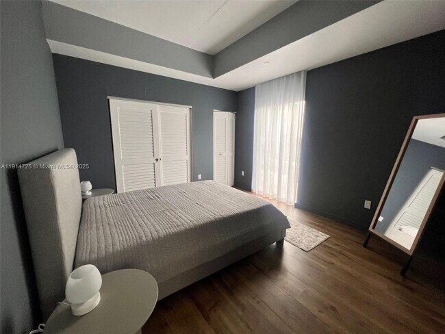 Building Photo - 151 SE 1st St