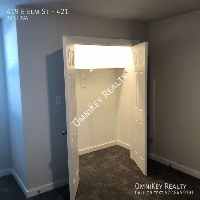 Building Photo - 419 E Elm St