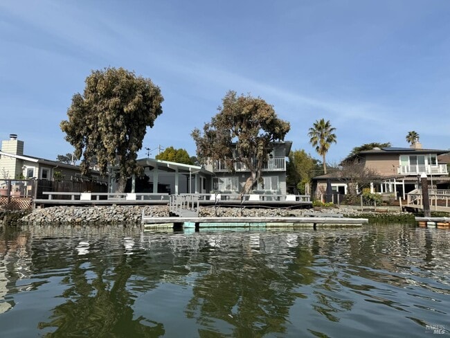 Building Photo - 16 Harbor View Ct