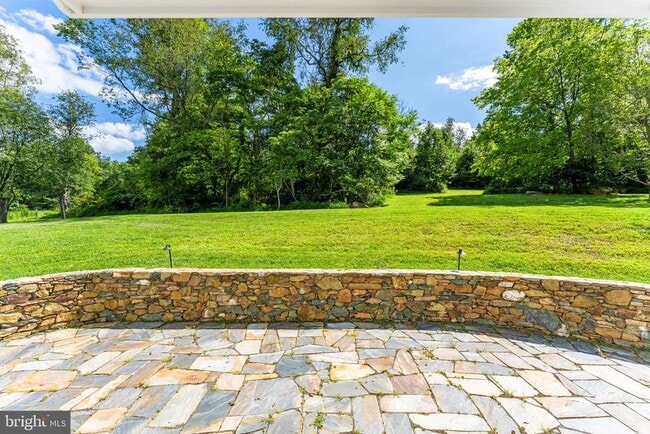 Building Photo - 5519 Hopewell Rd