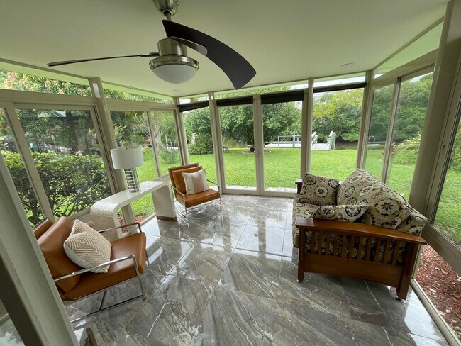 Building Photo - 208 Sims Creek Dr