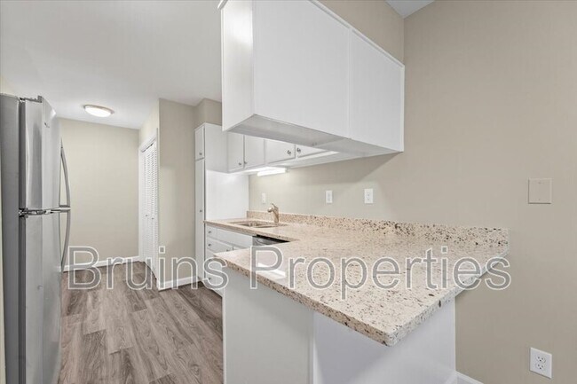 Building Photo - 1504 Benjamin Pkwy