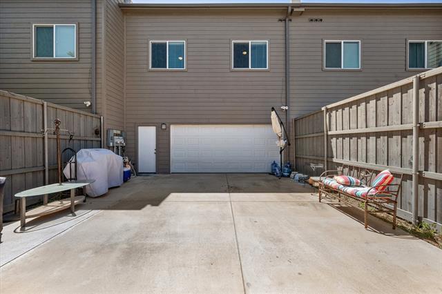 Building Photo - 9467 Timberleaf Dr