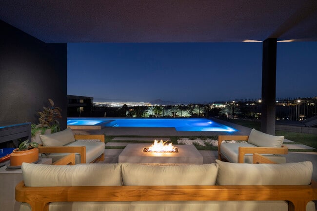 Building Photo - 609 Sleeping Dragon Dr