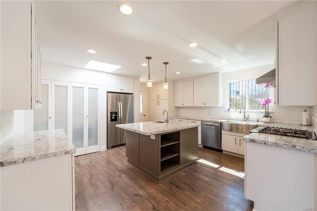 Building Photo - 1916 W 231st St