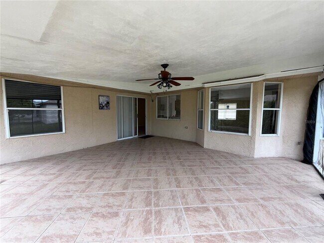 Building Photo - 2325 Kerridale St