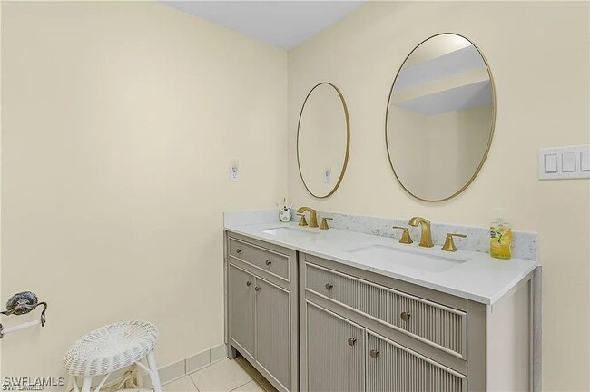 Building Photo - 409 SW 44th St