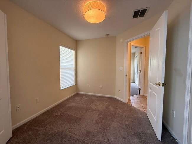 Building Photo - Beautiful Lake Mary 4 Bedroom home in Gated Community with Community Pools