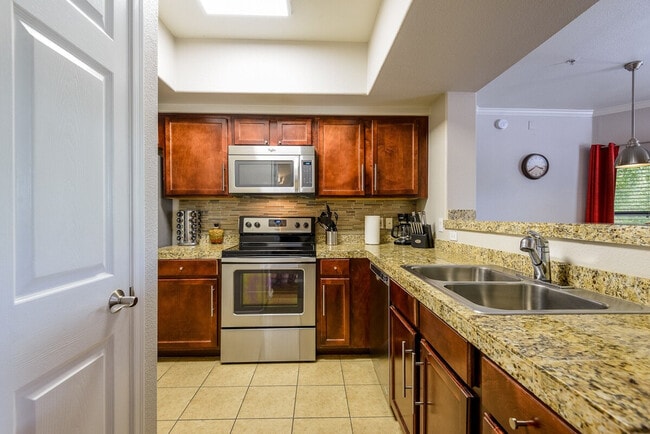 Building Photo - 15095 N Thompson Peak Pkwy