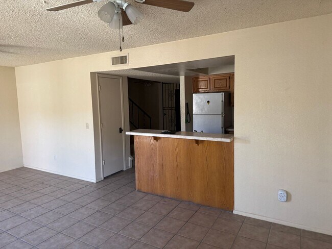 Building Photo - Visa Del Valle Townhome with Community Poo...