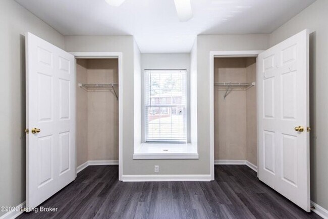 Building Photo - Cute 2 bedroom 2 bath Condo