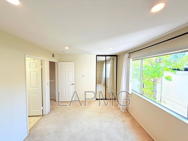 Building Photo - 12251 Moorpark St