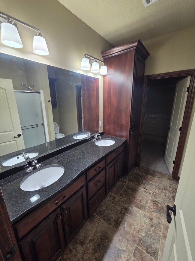 Building Photo - 719-713 13th St