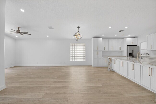 Building Photo - 11728 Dove Hollow Ave