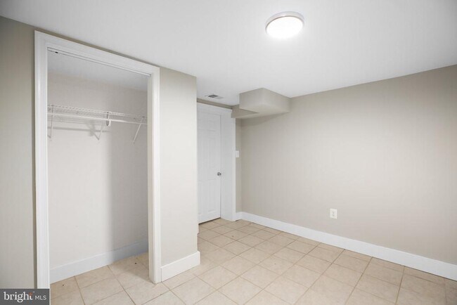 Building Photo - 1213 Stafford Ave