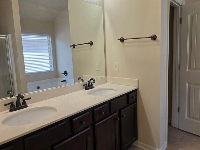 Building Photo - 3367 Greyhawk Crossing