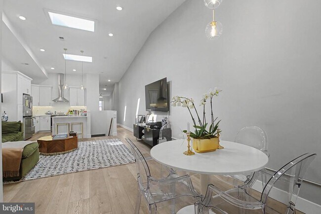 Building Photo - 120 N 3rd St