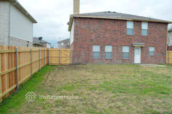 Building Photo - 2928 Marco Dr