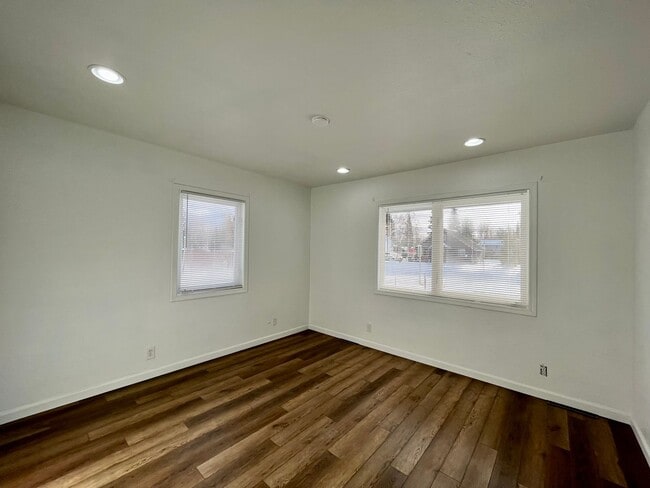 Building Photo - Renovated 4 bedroom home for rent