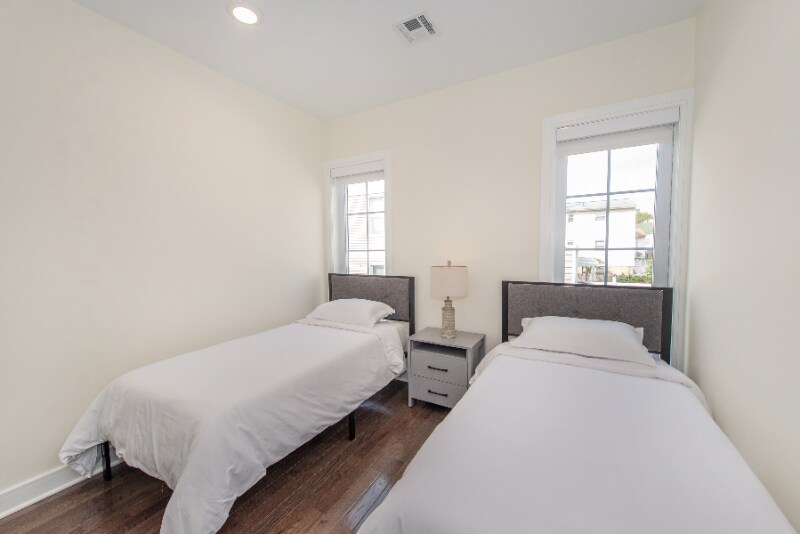 Building Photo - 1608 52nd St