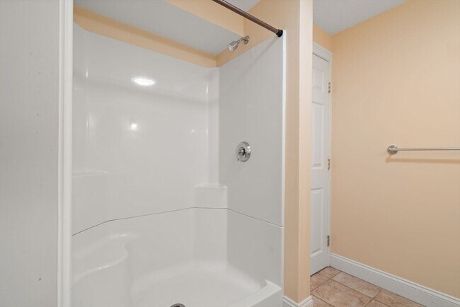 Building Photo - 3 Summerland Way