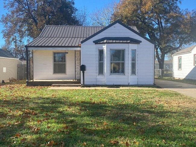 Primary Photo - Charming 2-bedroom, 1 bathroom home.