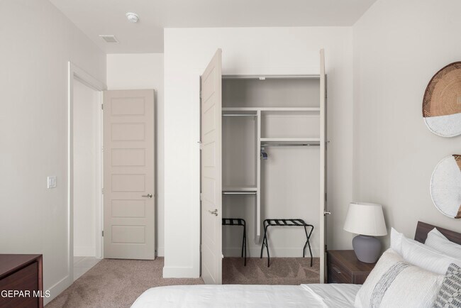 Building Photo - 828 Durham Wy