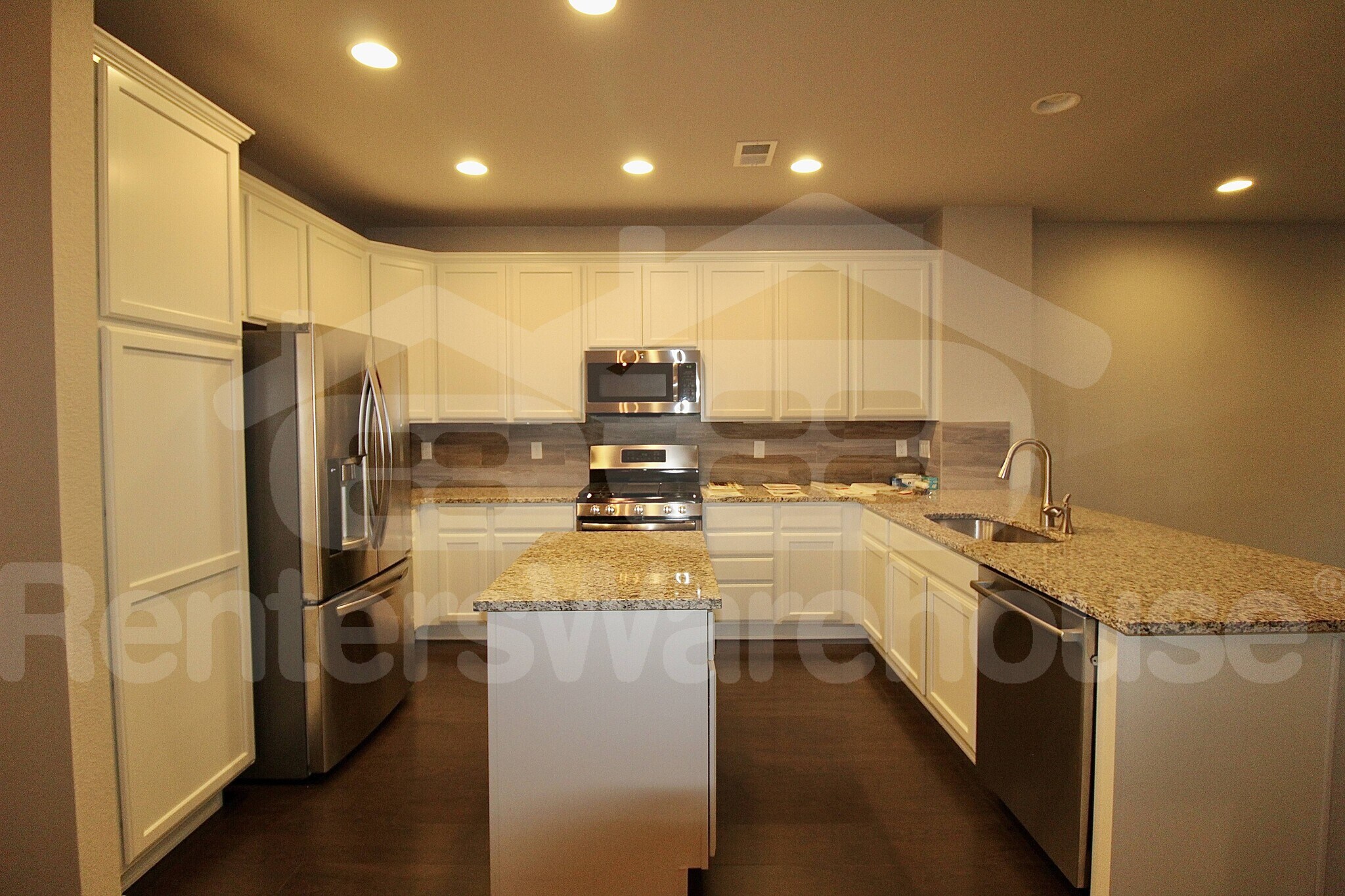 Building Photo - 8966 E Caley Way