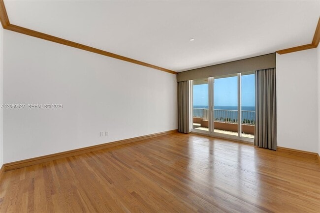 Building Photo - 785 Crandon Blvd