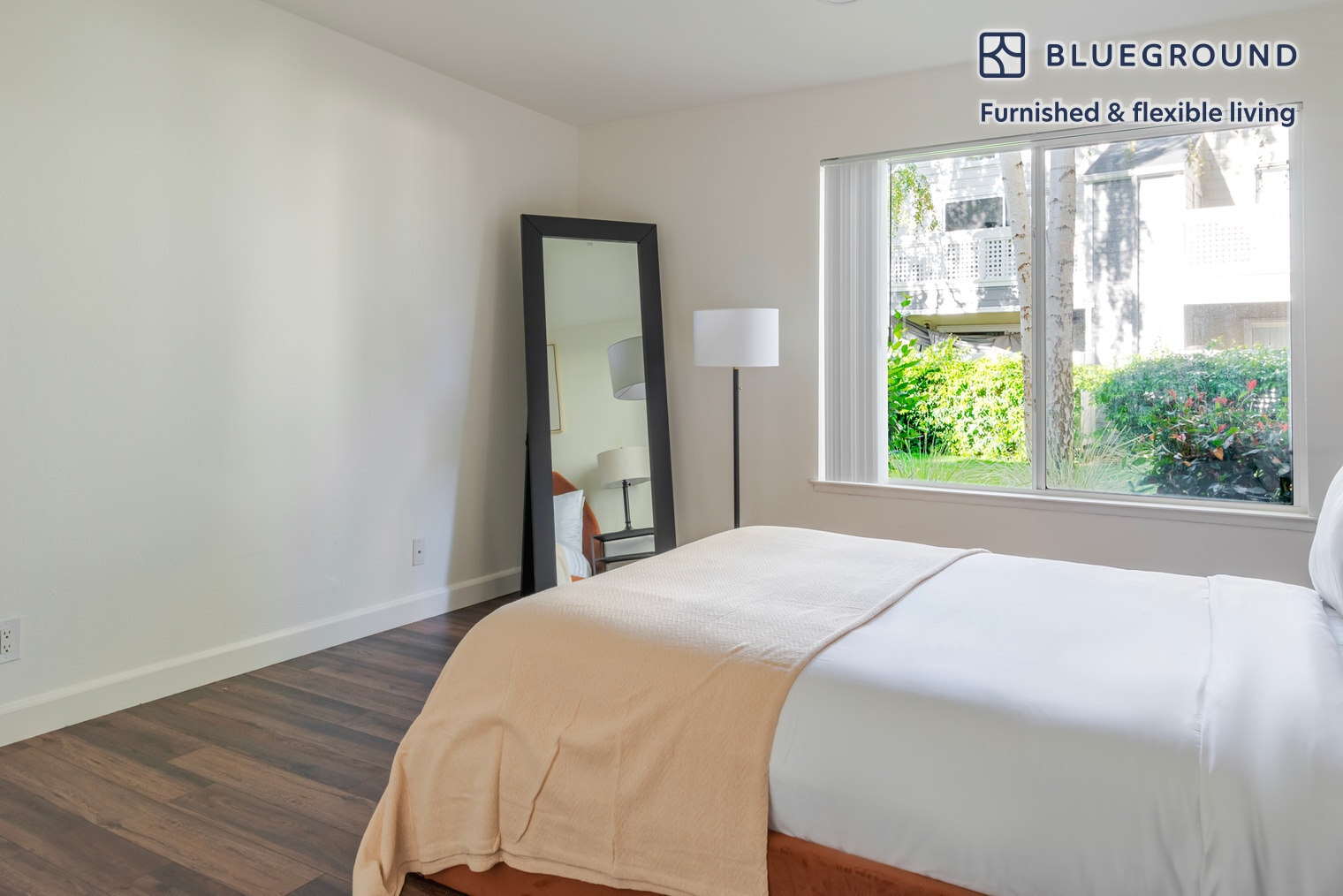 Building Photo - 900 Pepper Tree Ln