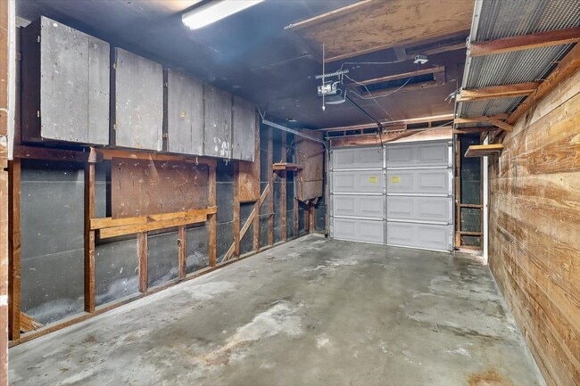 Building Photo - 4637 Calvin Dr