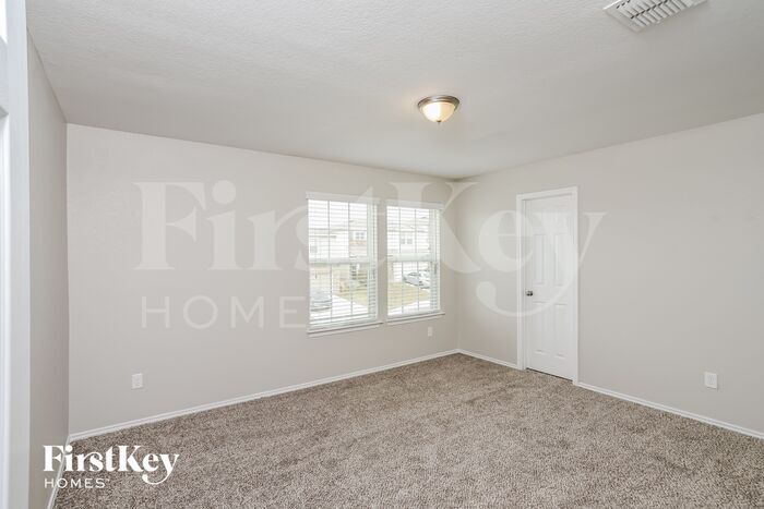 Building Photo - 11726 Silver Field