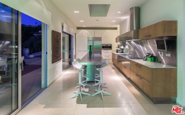 Building Photo - 1099 Vista Grande Dr