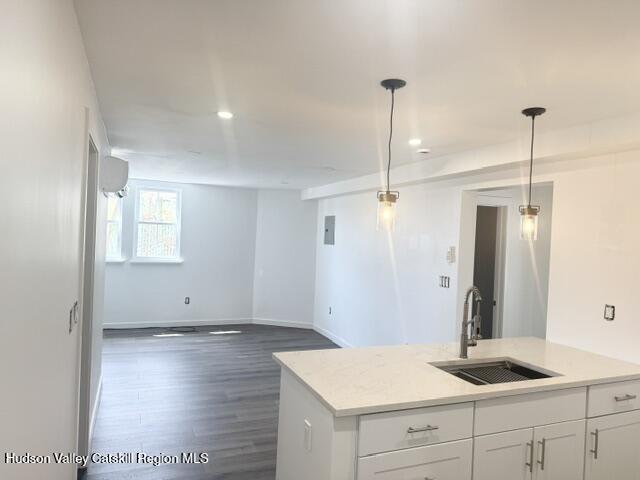 Building Photo - 473 Main St