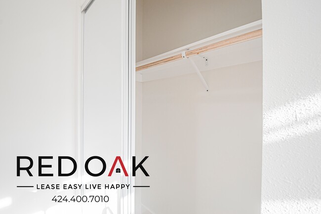 Building Photo - 1611 Oak St