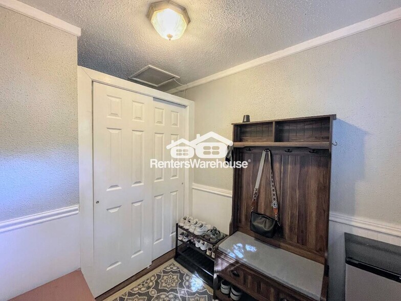 Building Photo - 8455 Radnor Rd