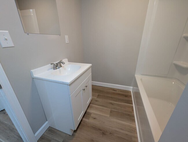 Building Photo - Remodeled 2-Bedroom Home with Main Floor Laundry & Two Car Garage