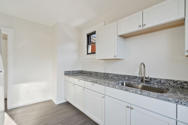 Building Photo - 111 Kaplan Ave