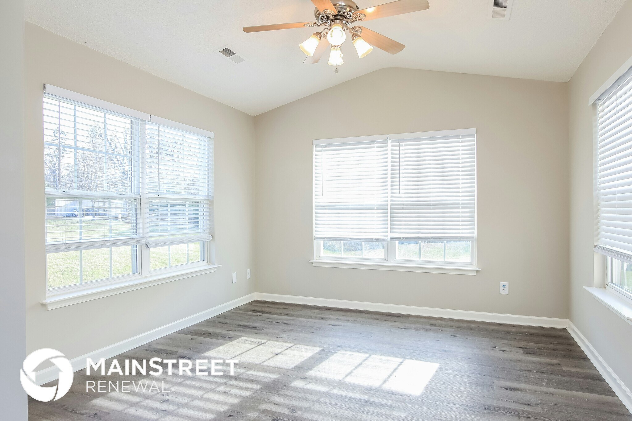 Building Photo - 3837 Raintree Dr