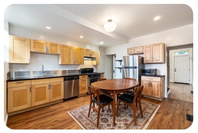 Building Photo - 414 Fisk St
