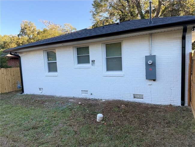 Building Photo - 5136 Jones Rd