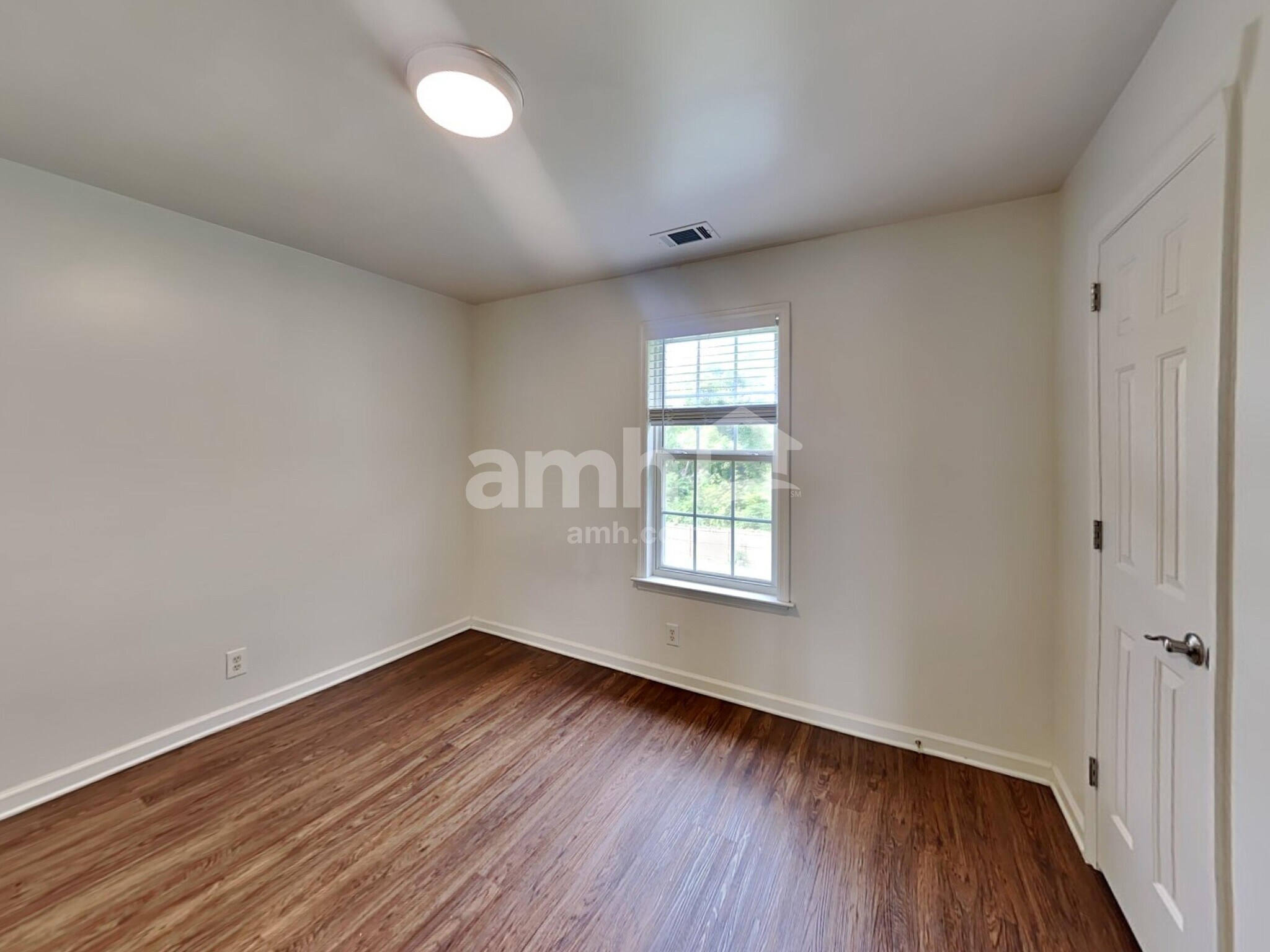 Building Photo - 524 Ryan Ave