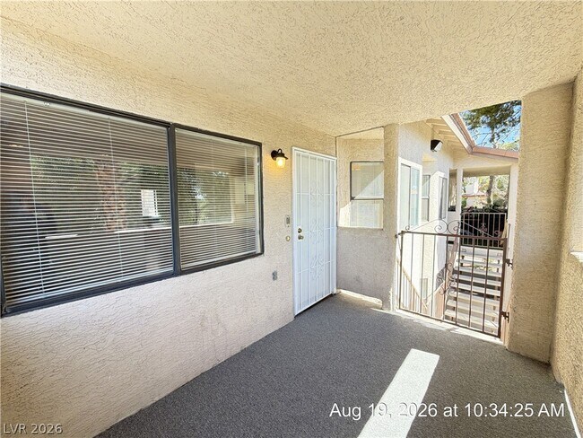 Building Photo - 705 Rock Springs Dr