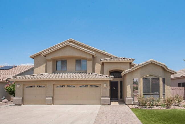 Building Photo - 5924 E Woodridge Dr