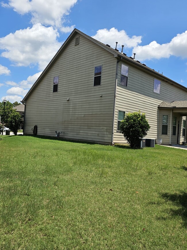 Building Photo - 416 Sunnybrook Ln
