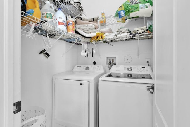 Building Photo - 4020 Murano Bay Dr